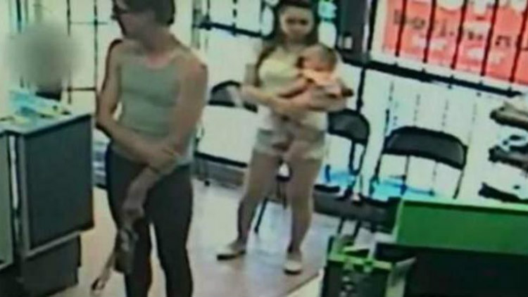 Απαγωγέας άρπαξε παιδί μπροστά στα μάτια της μητέρας του! Δείτε το σοκαριστικό βίντεο