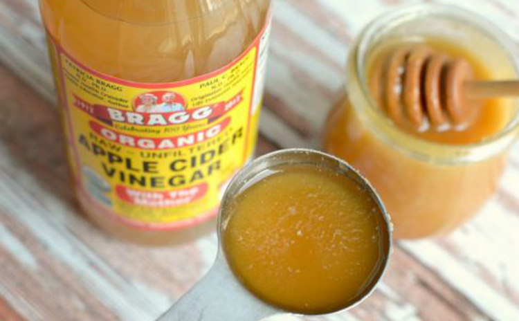 Τι συμβαίνει όταν πιείτε μηλόξυδο και μέλι με άδειο στομάχι