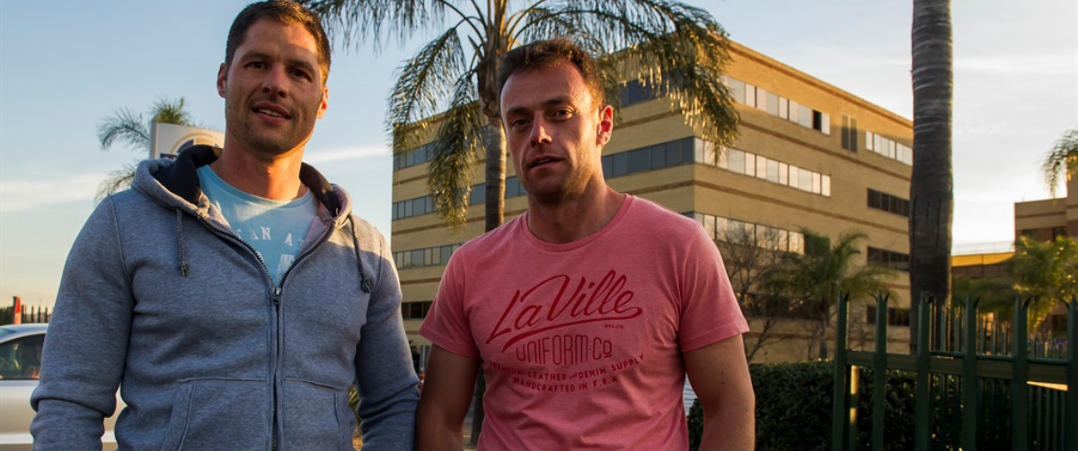Ομοφυλόφιλο ζευγάρι από την Κύπρο απέκτησε τρίδυμα! Οι πρώτοι στον κόσμο - Tρισευτυχισμένη η οικογένεια Μενελάου