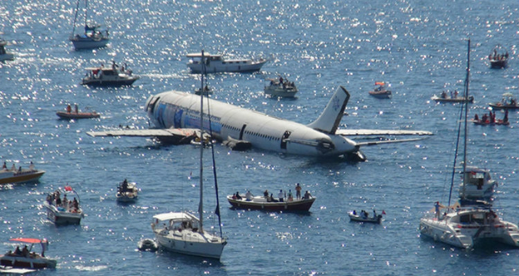 Οι Τούρκοι βύθισαν ένα Airbus στα νερά του Αιγαίου