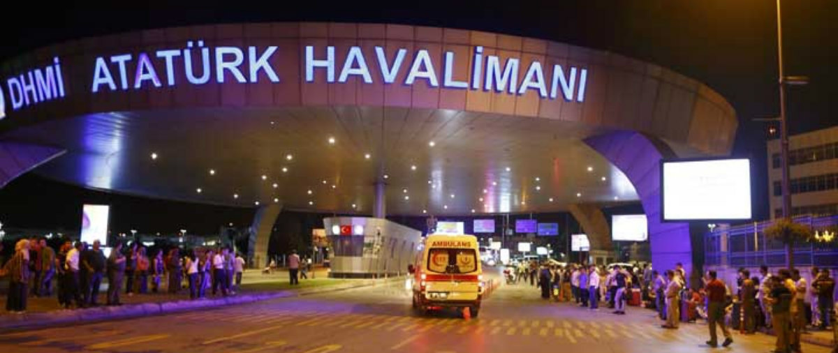 ΜΑΚΕΛΕΙΟ στην Τουρκία: Τουλάχιστον 10 νεκροί και πολλοί τραυματίες από τις εκρήξεις στο αεροδρόμιο Κωνσταντινούπολης