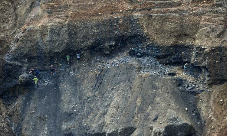Τραγωδία στην Μιανμάρ: Πέραν των 90 ανθρώπων νεκροί από κατολίσθηση κοντά σε ορυχείο