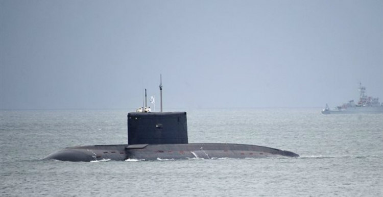 Η Ρωσία κατάφερε πλήγμα σε στόχους του ΙΚ με πύραυλο από υποβρύχιο που εκτοξεύθηκε από τη Μεσόγειο