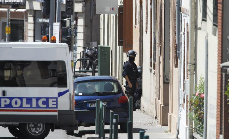 Αμερικανίδα έχασε τη ζωή της σε δολοφονική επίθεση με μαχαίρι σε προάστιο του Παρισιού