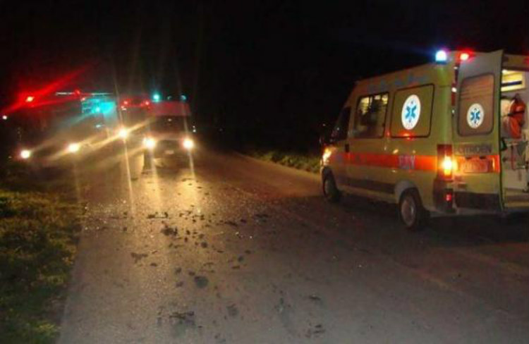 Tραγωδία στην Ελλάδα: Πήγε να βοηθήσει την γυναίκα του σε τροχαίο, παρασύρθηκε από όχημα και σκοτώθηκε
