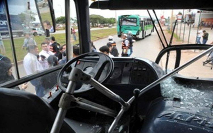 Τραγωδία στη Βραζιλία: Θανατηφόρα σύγκρουση λεωφορείου με φορτηγό! 18 άνθρωποι κάηκαν ζωντανοί - 20 οι νεκροί