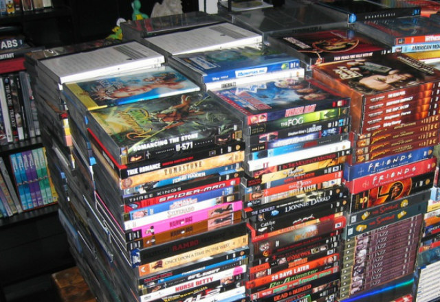 Για «Φιλανθρωπικό» σκοπό  τελικά η πώληση των πλαστών DVD