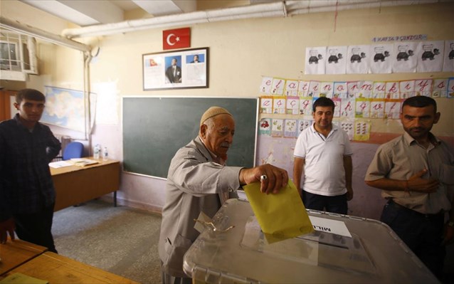 Ένσταση για το 60% των καταμετρημένων ψήφων υπέβαλλε στην Τουρκία το αντιπολιτευόμενο ΡΛΚ