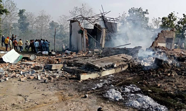 Τραγωδία στην Ινδία: 20 εργάτες νεκροί από φωτιά σε εργοστάσιο πυροτεχνημάτων - Προηγήθηκε μεγάλη έκρηξη