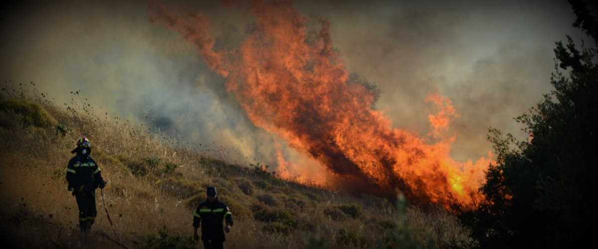 Στις φλόγες η ορεινή Λάρνακα – Επιστρατεύτηκαν τα εναέρια μέσα