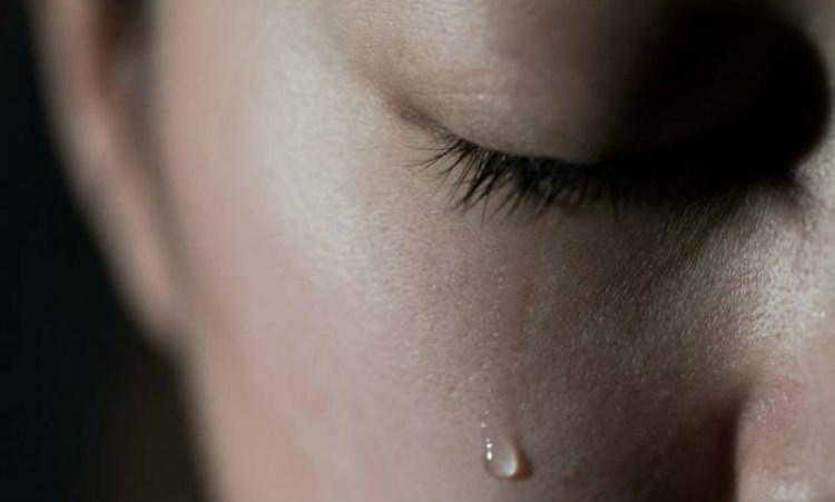 Φρίκη στη Λέσβο: Πατέρας βίαζε επί δύο χρόνια την 13χρονη κόρη του