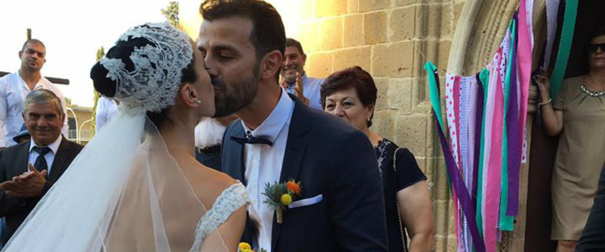 Παντρεύτηκε αγαπημένη Κύπρια ηθοποιός! Έλαμπε από ευτυχία δίπλα στους άντρες της ζωής της! ΦΩΤΟΓΡΑΦΙΕΣ