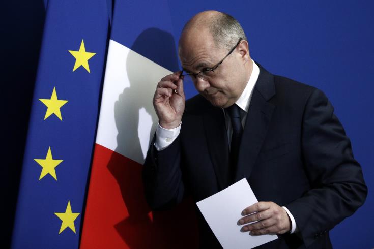 Γαλλία: Παραιτήθηκε ο ΥΠΕΣ μετά τις αποκαλύψεις για πρόσληψη παιδιών του στο Κοινοβούλιο