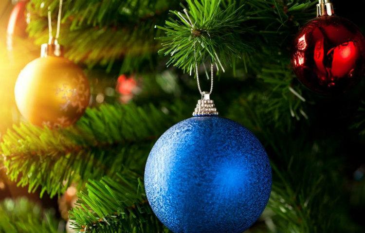 Το ξέρατε; Γιατί στολίζουμε με μπάλες το χριστουγεννιάτικο δέντρο;