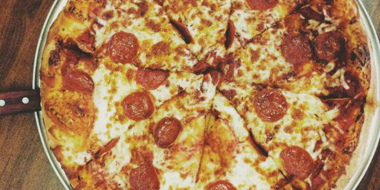 Τι συμβαίνει στο σώμα σου αν φας ένα κομμάτι πίτσα -Λεπτό προς λεπτό