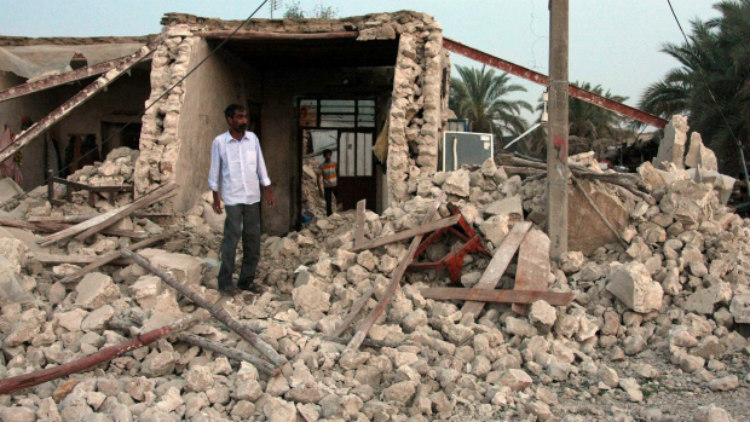 Δύο νεκροί και 377 τραυματίες από σεισμό στο Ιράν - Πολλά χωριά καταστράφηκαν