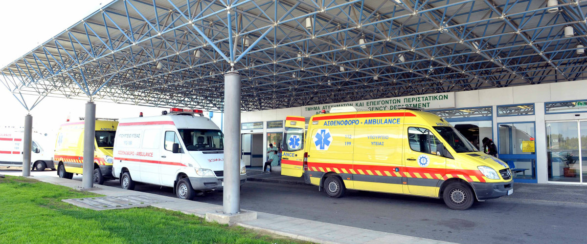 ΛΕΥΚΩΣΙΑ: Στο νοσοκομείο δυο γυναίκες μετά από καραμπόλα - Χρειάστηκε η επέμβαση της Πυροσβεστικής