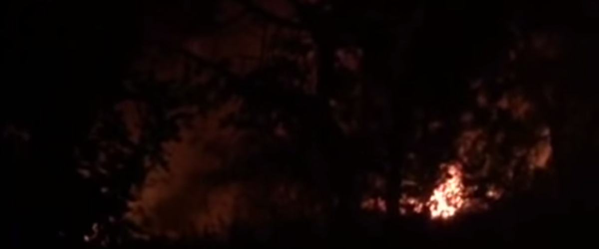 Εικόνες από την πυρκαγιά δίπλα από πλυντήριο αυτοκινήτων τα μεσάνυχτα του 15Αυγουστου