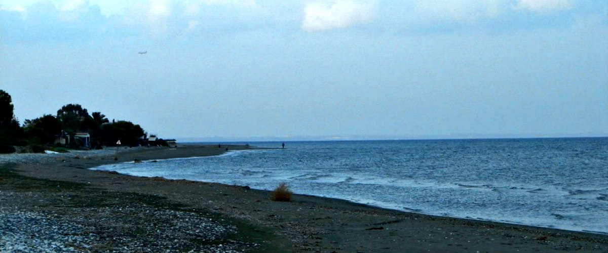Πανικός το πρωί σε παραλία της Λάρνακας: Νεκρός ο Κωστάκης Σοφοκλέους- Μάταια προσπαθούσαν να τον επαναφέρουν