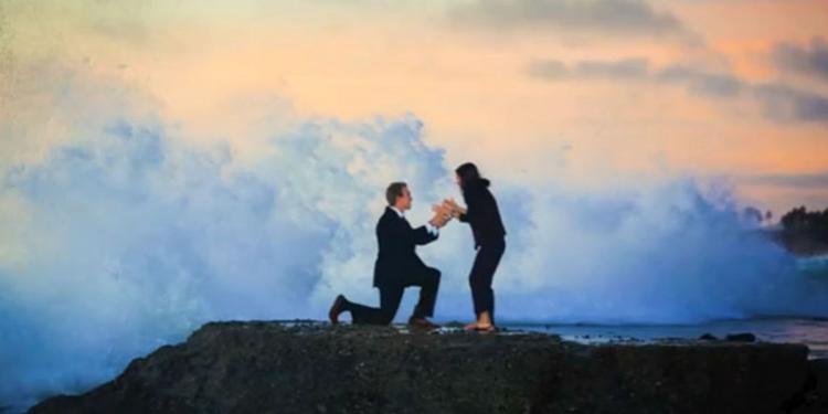 Η πρόταση γάμου του Κύπριου κόουτς… Έγινε χαμός! (videos/photos)
