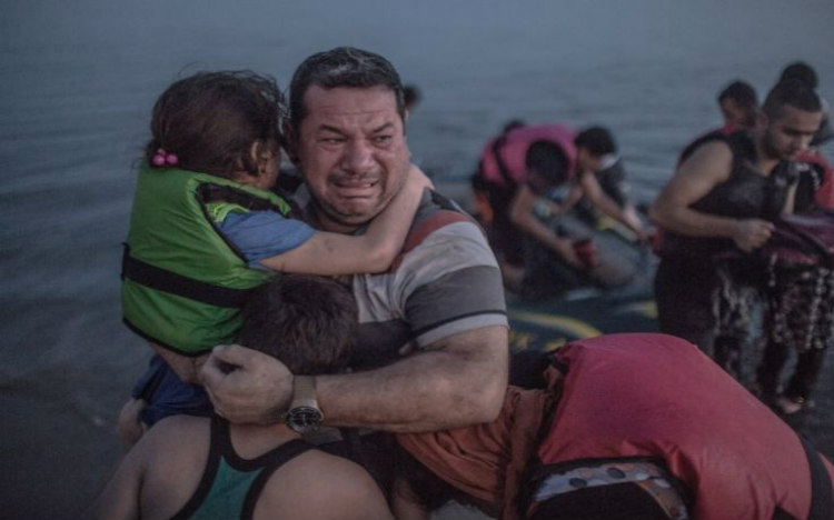 Μια φωτογραφία αποτυπώνει όλο το δράμα των προσφύγων της Μεσογείου