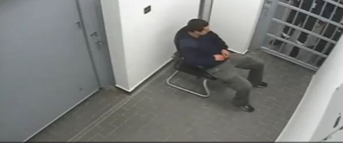 AΠΟΚΑΛΥΠΤΙΚΟ: O κρατούμενος περιγράφει τον ξυλοδαρμό του από τους αστυνομικούς (VIDEO)