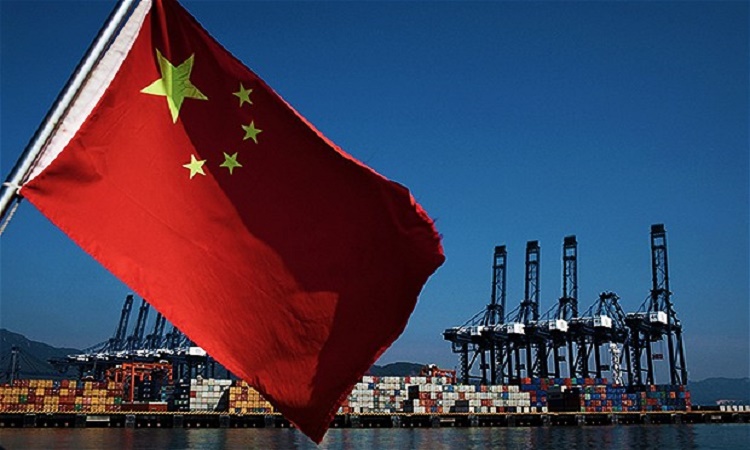 UBS: Η κινεζική οικονομία επιβραδύνεται, δεν καταρρέει