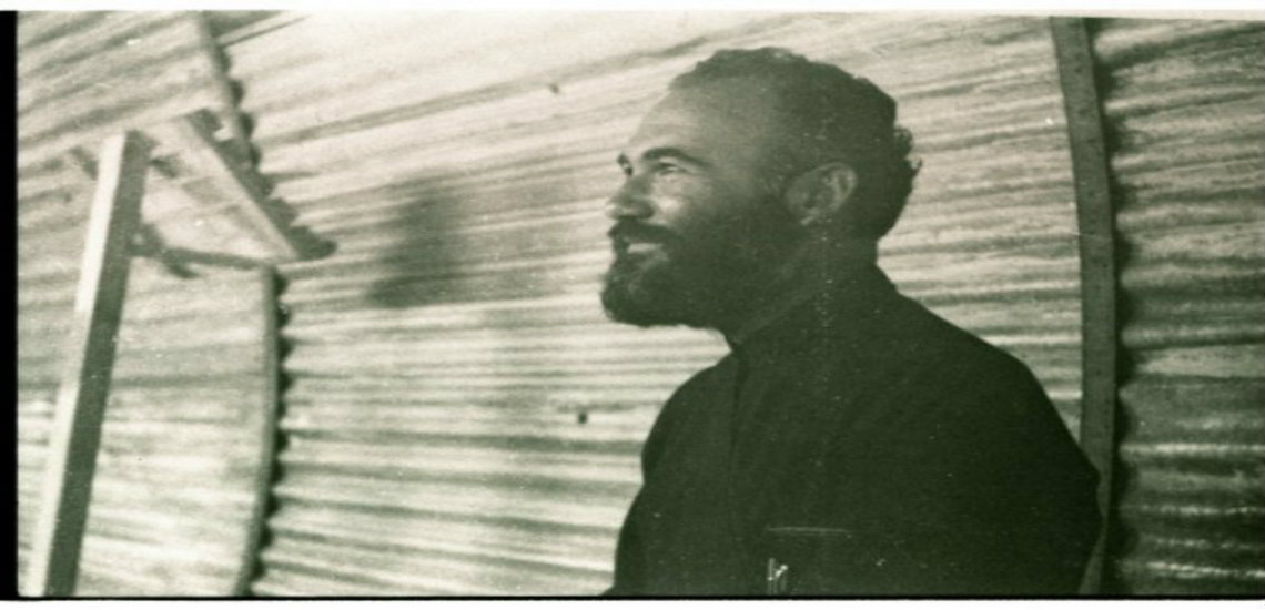 Ο αρχιμανδρίτης Διονύσιος Κυκκώτης που φυλακίστηκε για δύο χρόνια στο «Γκουαντανάμο των Εγγλέζων» στην Κοκκινοτριμιθιά και έγινε στυλοβάτης και πνευματικός των κρατουμένων της ΕΟΚΑ