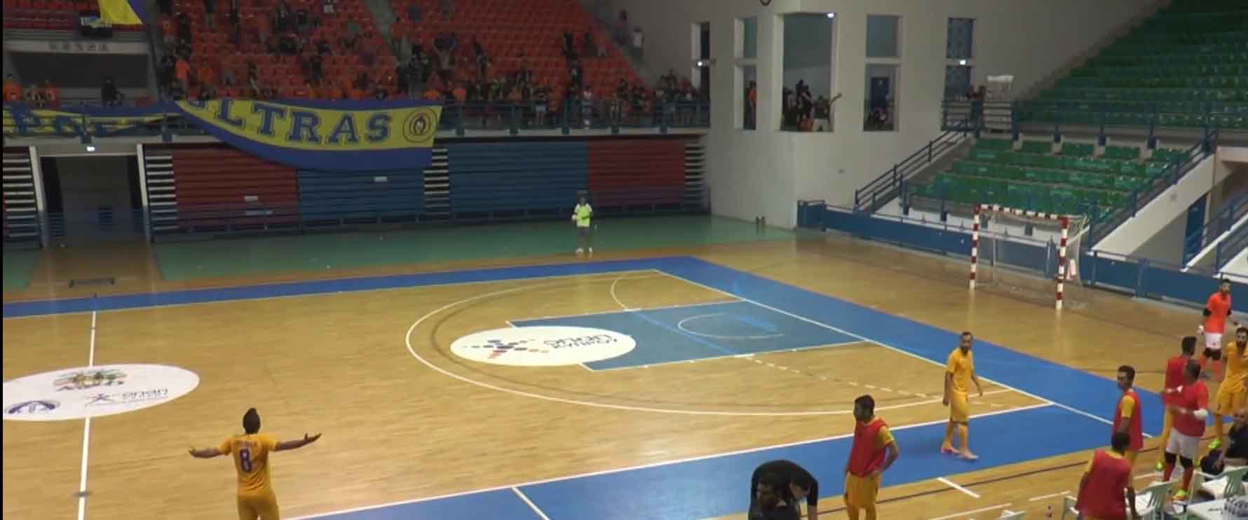 Μάχη να κρατηθεί στη ζωή από 16χρονο οπαδό του ΑΠΟΕΛ – Κτυπήθηκε στο κεφάλι στα επεισόδια στον αγώνα Futsal με την Ανόρθωση