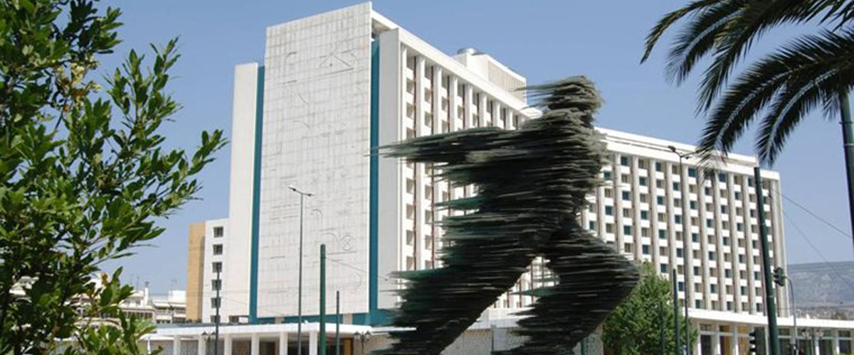 Αλλάζουν χέρια ιστορικά ξενοδοχεία της Αθήνας – Τι να έχουν υπόψιν τους Κύπριοι παραθεριστές
