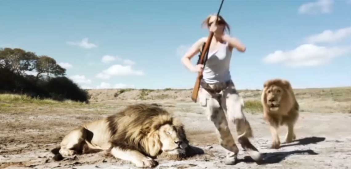 Το VIDEO που δίχασε το διαδίκτυο – Όντως σκοτώνει τους κυνηγούς το λιοντάρι της Νοτίου Αφρικής; - VIDEO