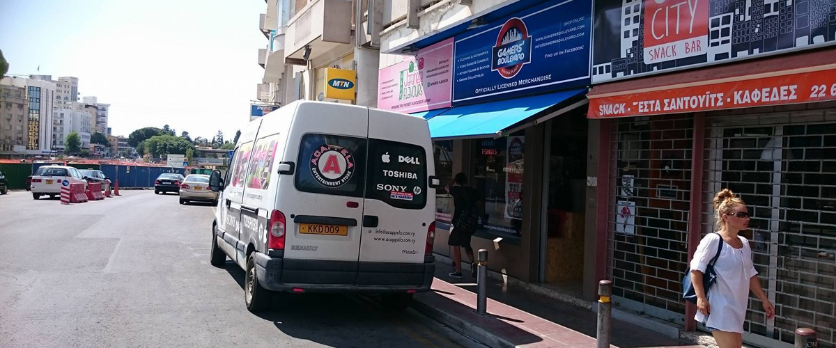 ΛΕΥΚΩΣΙΑ: Στάθμευσε παράνομα το van μπροστά από το μαγαζί του ανταγωνιστή του - Είπε ότι έχασε τα κλειδιά! –ΦΩΤΟΓΡΑΦΙΑ