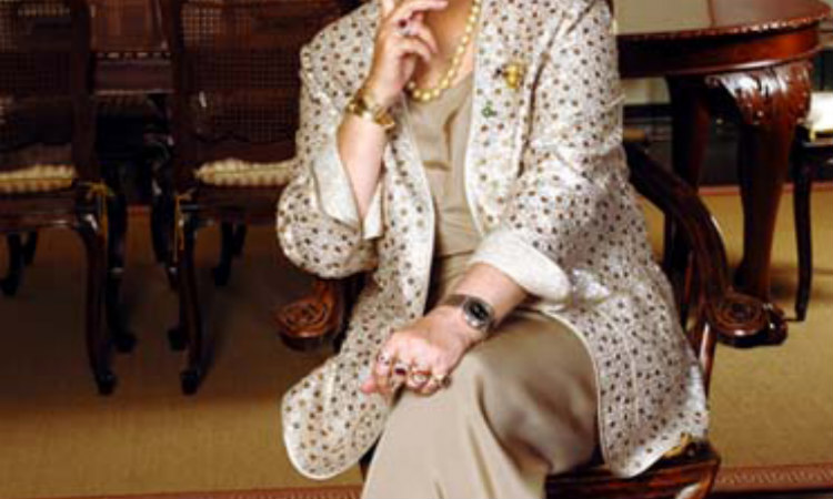Θλίψη στον κόσμο της μόδας! «Έφυγε» από τη ζωή η «Βασίλισσα του Κασμίρ»! ΦΩΤΟ