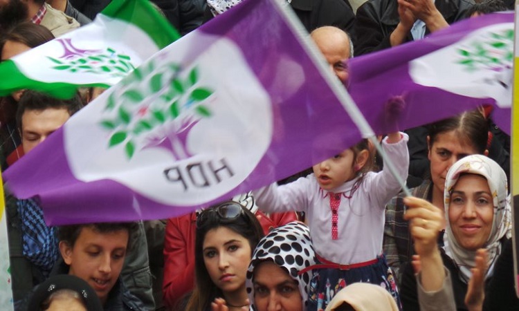 Τουρκία: Υπηρεσιακή κυβέρνηση με συμμετοχή των Κούρδων;