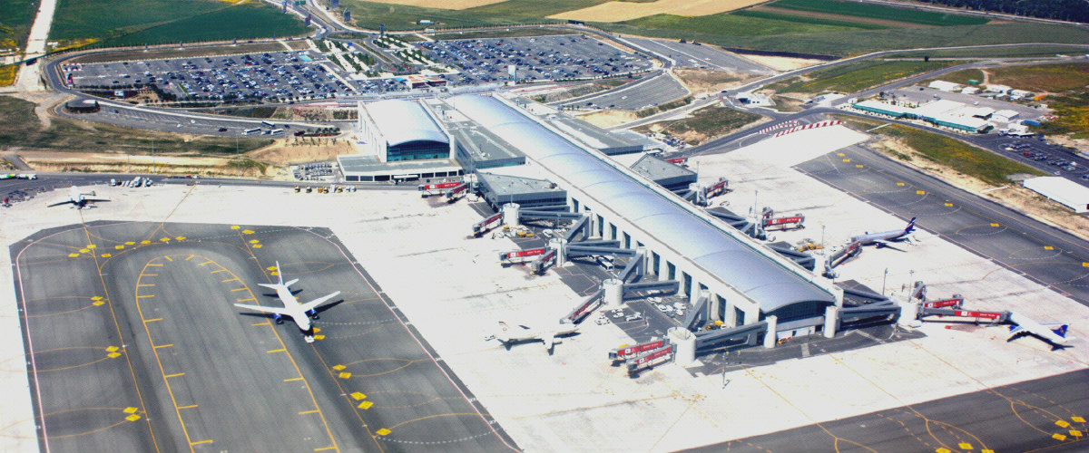 Έκλεισε εκτάκτως το αεροδρόμιο της Λάρνακας – Στη Πάφο τα αεροσκάφη με αρκετά προβλήματα