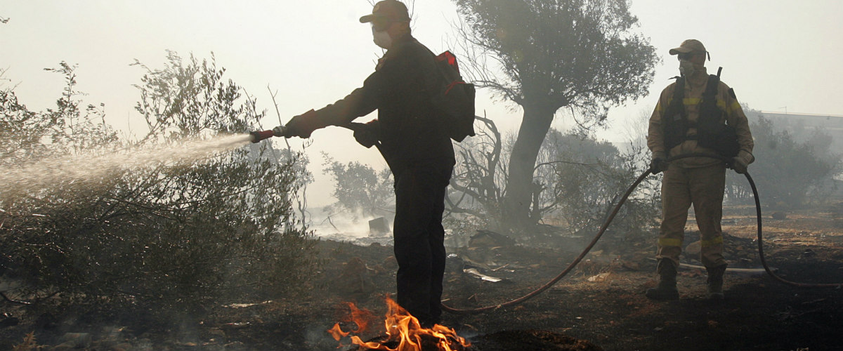 Παραμένει ανεξέλεγκτη η Πυρκαγιά! Δυστυχώς είχαμε κι άλλο τραυματία – Κάηκε όχημα του Τμήματος δασών
