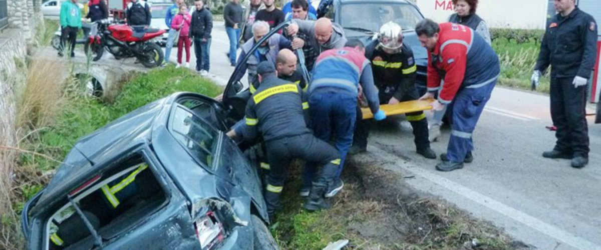 Κακοπετριά: Τροχαίο ατύχημα! Αυτοκίνητο αναποδογύρισε  – Εγκλωβίστηκαν δυο άτομα