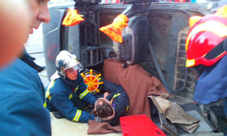 Στρόβολος: Τροχαίο ατύχημα με τρεις τραυματίες – Παρέμβαση πυροσβεστικής για απεγκλωβισμό του ενός