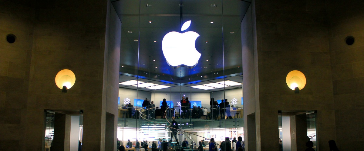 Στα ύψη τα κέρδη της Apple από τις πωλήσεις των iPhones