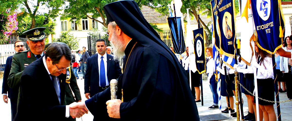 Διπλό ταμπλό από τον Αρχιεπισκόπο στο Κυπριακό - Οι αντικρουόμενες δηλώσεις του