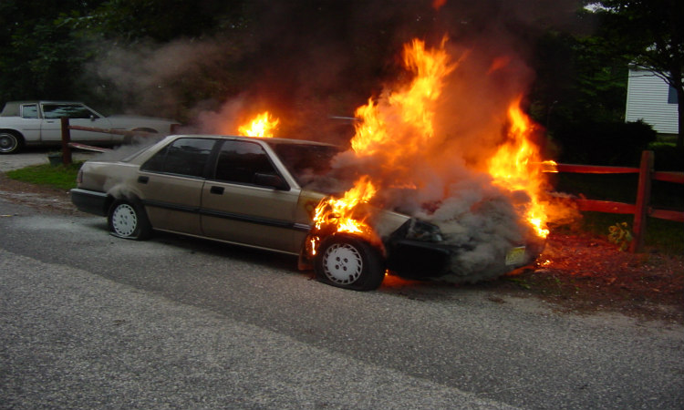 Ανθούπολη: Εκτεταμένες ζημιές σε αυτοκίνητο από πυρκαγιά