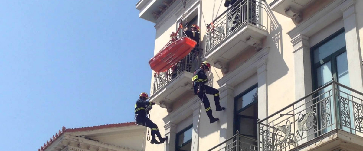 ΛΕΥΚΩΣΙΑ - ΆΓΙΟΣ ΑΝΤΡΕΑΣ: Άντρας έπεσε από τον τρίτο όροφο – Επέμβαση της Πυροσβεστικής για διάσωση του