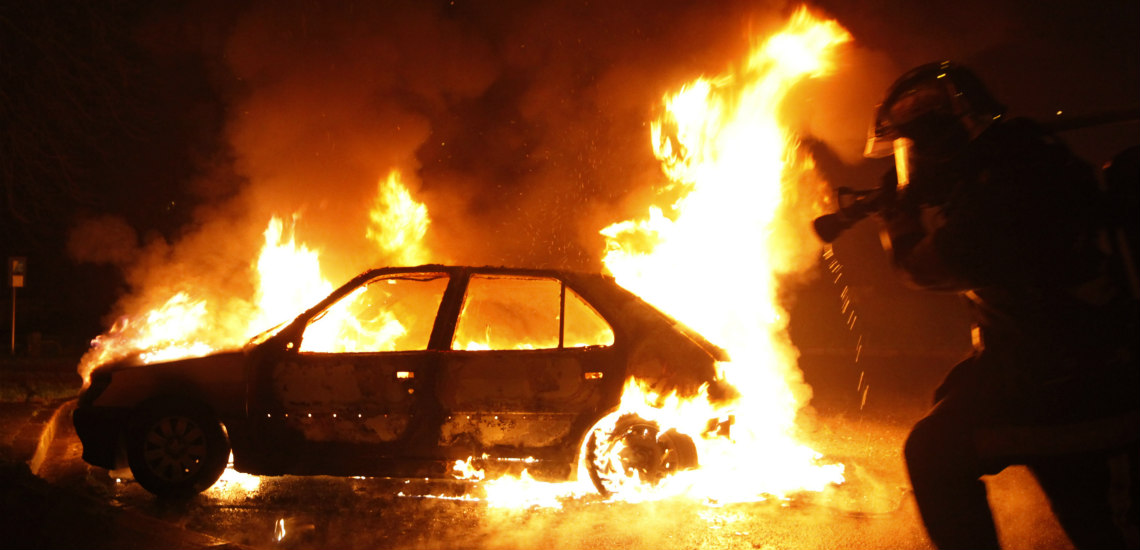 ΣΤΡΟΒΟΛΟΣ: Έβαλαν φωτιά στο αυτοκίνητο της Προέδρου της Ελληνικής Τράπεζας
