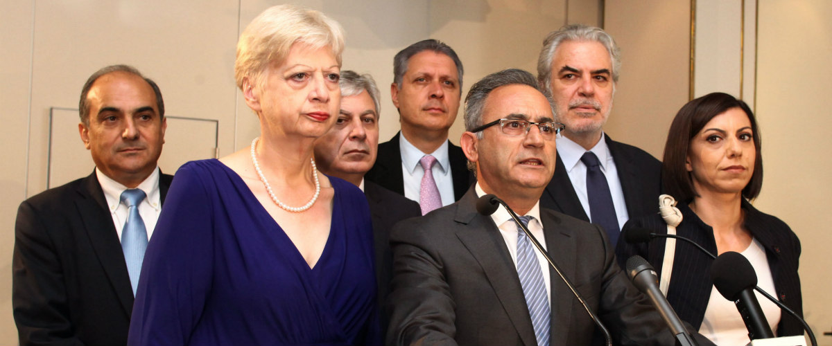 Έδωσαν τα χέρια Ελένη και Συλλούρης – Εγκαινιάζει την προεκλογική το ΕΥΡΩΚΟ με Παγκύπριο Συνέδριο