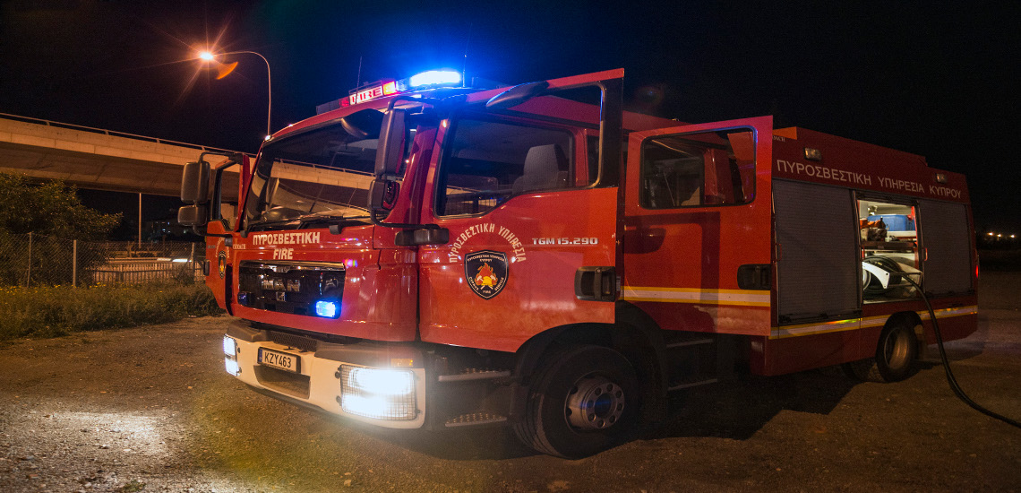 ΞΥΛΟΦΑΓΟΥ: Γείτονες κατέσβησαν φωτιά σε όχημα 29χρονης που τέθηκε κακόβουλα, πριν την άφιξη της Πυροσβεστικής