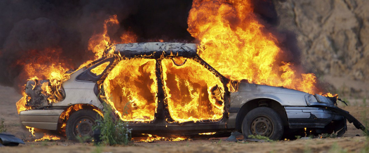 Φωτιά κατέστρεψε ολοσχερώς αυτοκίνητο στην Λεμεσό