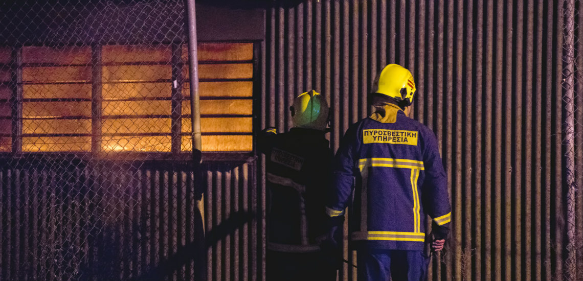 ΛΕΜΕΣΟΣ: Φωτιά σε αποθήκη – Κάηκαν ληγμένα ποτά και ένα αυτοκίνητο – Αποκλείστηκε η σκηνή