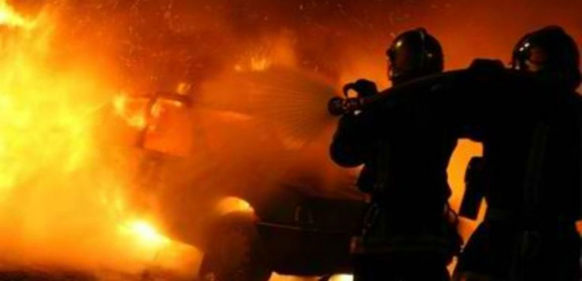 ΛΑΚΑΤΑΜΙΑ: Φωτιά σε όχημα πολυτελείας – Εκκενώθηκε η πολυκατοικία πριν την άφιξη της πυροσβεστικής