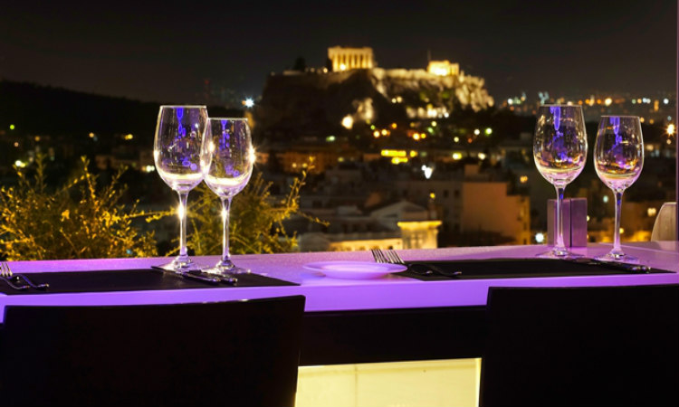 Τούρκικη εταιρεία θέλει να εξαγοράσει ιστορικό υπερπολυτελές ξενοδοχείο στο κέντρο της Αθήνας