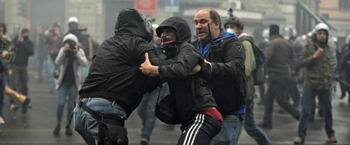 Ιταλία: Συγκρούσεις αστυνομικών με καταληψίες που διαμαρτύρονται για τις εξώσεις